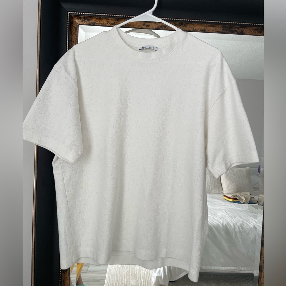 Zara Textured White Tee - Picture 2 of 4
